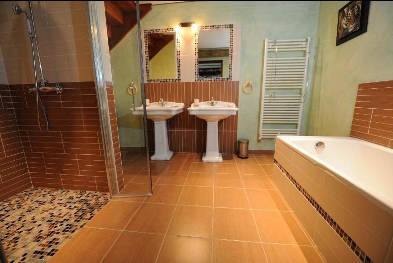Le Domaine De Saint-Thomin Bed and Breakfast Nostang Δωμάτιο φωτογραφία