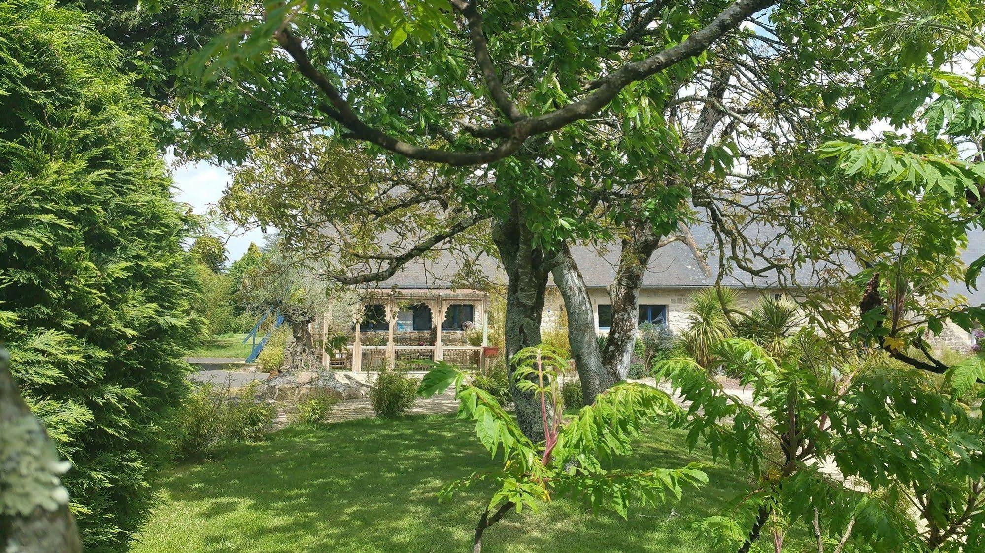 Le Domaine De Saint-Thomin Bed and Breakfast Nostang Εξωτερικό φωτογραφία